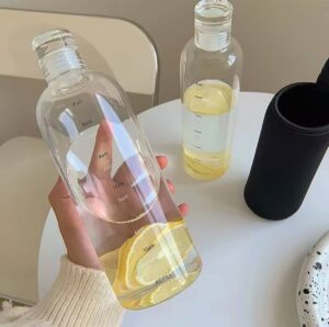 Family-friendly Acrylic Water Bottle Large Capacity Easy to Hold Dishwasher Safe Leakproof Lid-750ml